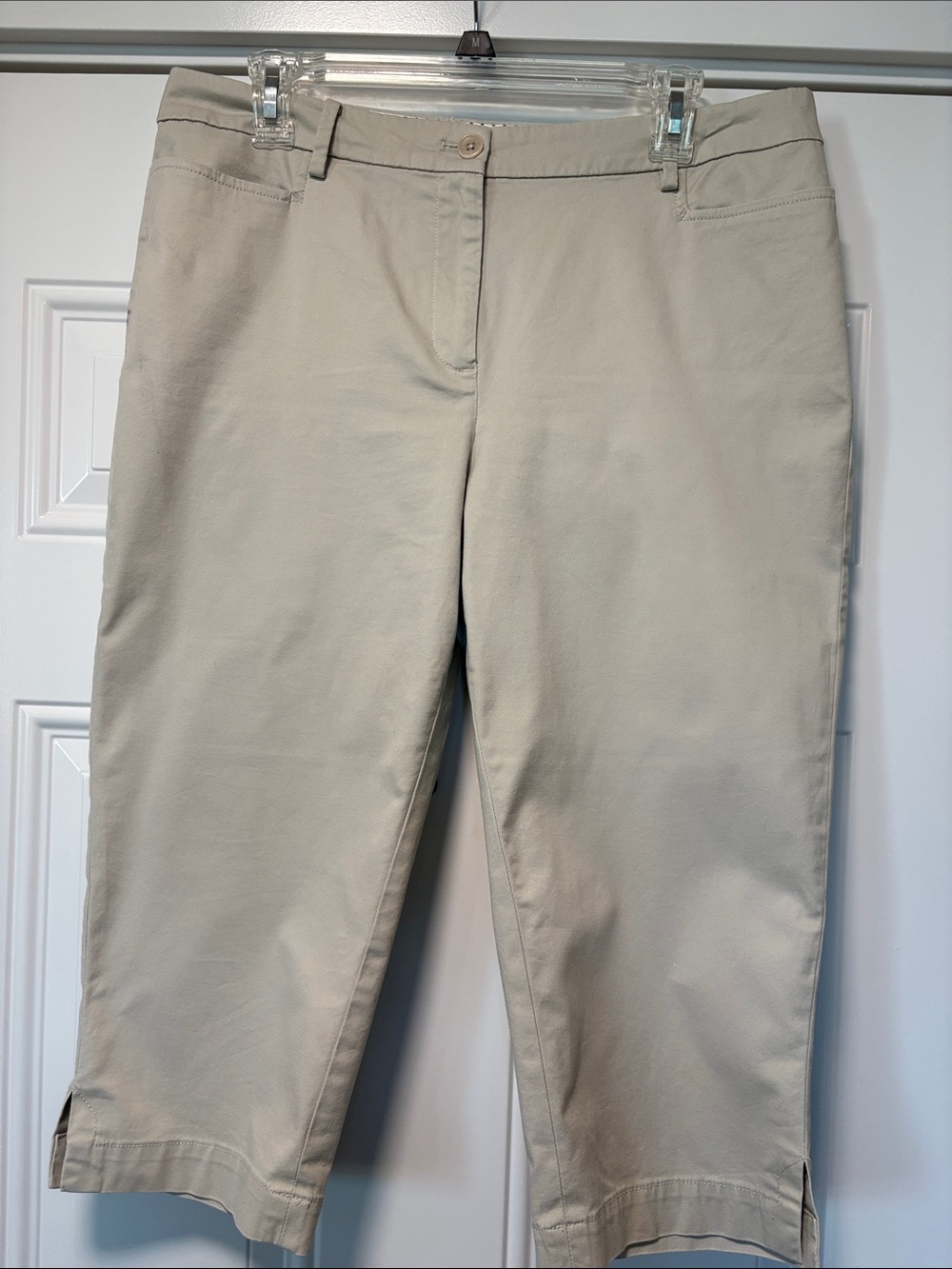 Talbots NWOT Beige Cropped Chino Capris Sz 12P Retails $80